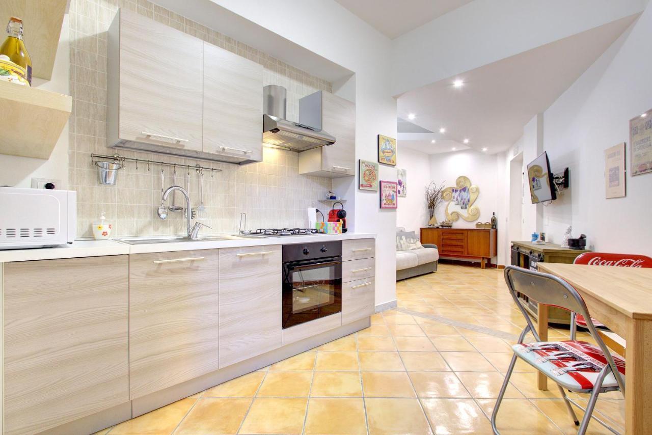 Vomero-Rossini Apartment เนเปิลส์ ภายนอก รูปภาพ